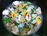 Làm ngao hấp dứa thơm ngọt lạ miệng
