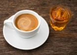 Cà phê và trà xanh có lợi ra sao?