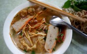 Thưởng thức bún chả cá miền Trung