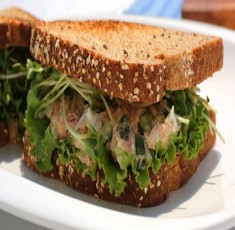 Sandwich cá ngừ