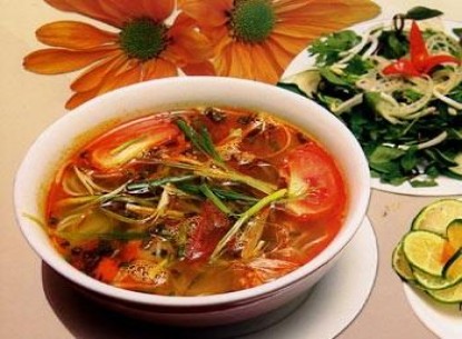 Bún riêu cua mọc bò 