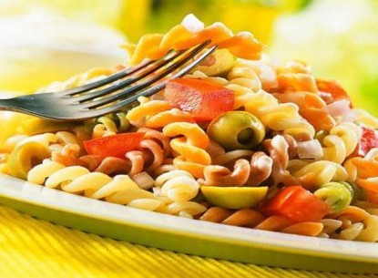 Salad mì Ý và dầu oliu 