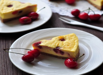 Bánh bông lan cherry