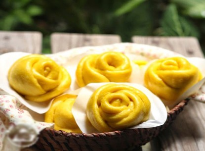 Bánh bao bí đao đỏ hình hoa hồng xinh xắn