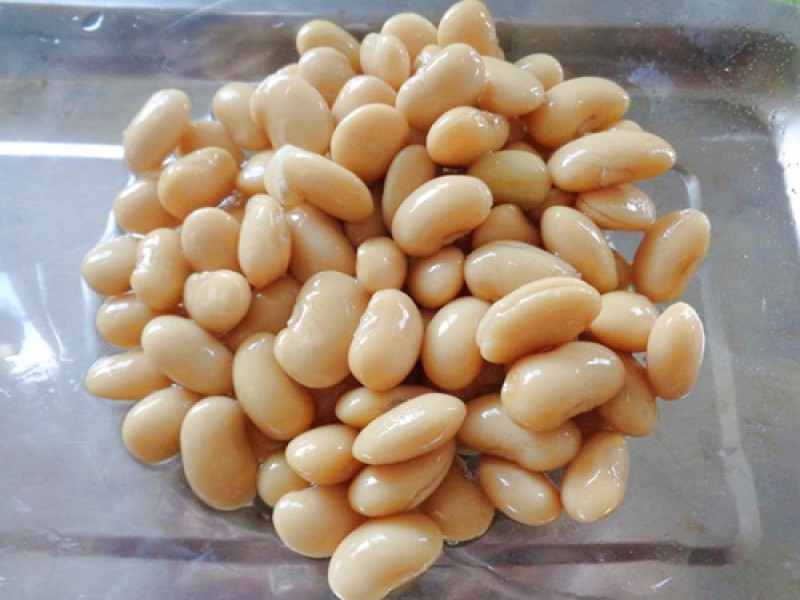 1. Đậu trắng ngâm qua đêm, sau đó vo sạch....