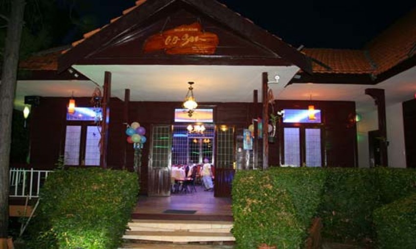Nhà hàng Sân Vườn Ao Sen