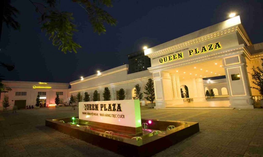 Queen Plaza 