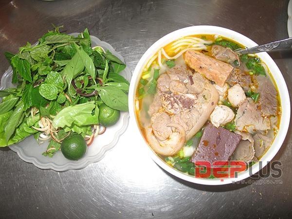 Bún bò Huế phố Nguyễn Phong Sắc