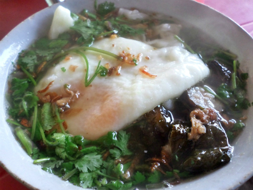 Bánh cuốn trứng Thái Nguyên
