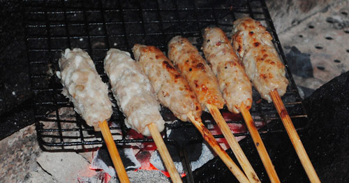 Nem lụi phố Đội Cấn 1 Nem lụi phố Đội Cấn 1