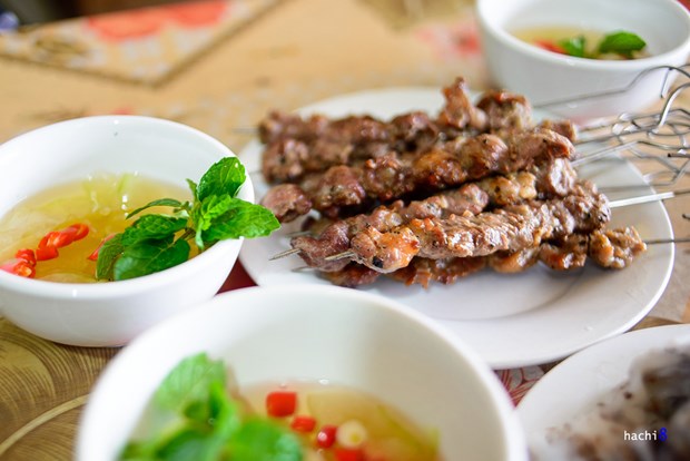 Bánh cuốn thịt nướng Tú Lệ 2 Bánh cuốn thịt nướng Tú Lệ 2