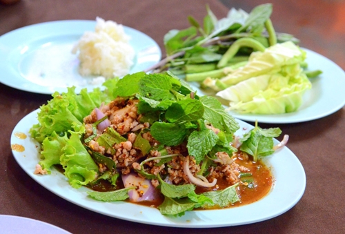 Món ăn đường phố Lào 