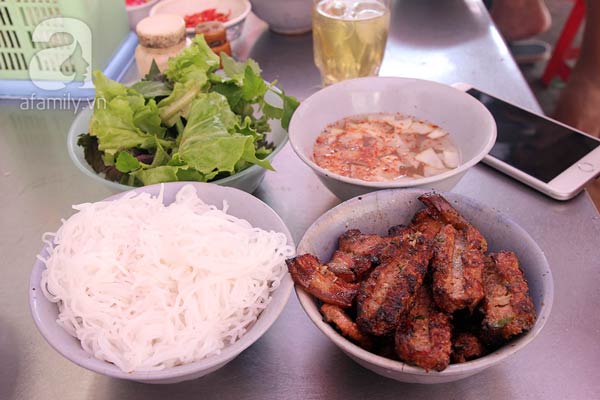 Bún chả que tre Bạch Mai 1