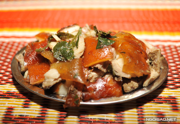 Thịt heo nướng lá mắc mật