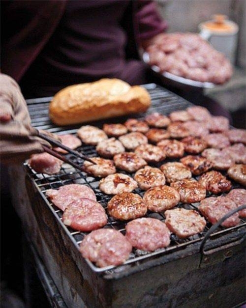 Bánh mì kẹp thịt nướng