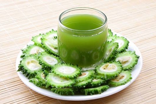 Nước ép mướng đắng Nước ép mướng đắng