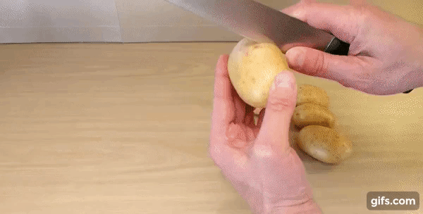 Lột vỏ khoai tây