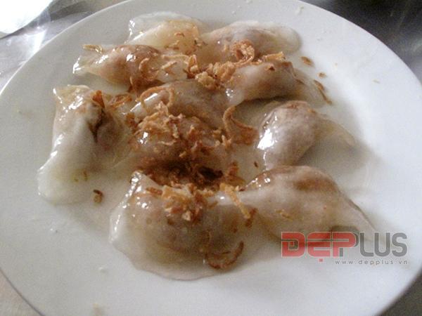 Thưởng thức món ăn Huế ở phố Nguyễn Phong Sắc 11