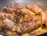 Thịt bò cuộn cà rốt