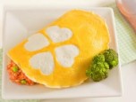 Cơm rang với trứng tráng hình trái tim