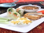 Gỏi cuốn - đậu phụ chiên chấm xốt lạc