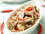Gan heo xào hành tây