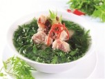 Canh sườn nấu lá đinh lăng