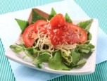 Cà chua xốt tôm khô, rau sống