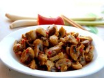 Nấm xào sả ớt cay nồng