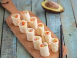 Sushi sandwiches cá ngừ và bơ