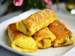 Trứng tráng cuộn rau củ