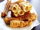 Quẩy chiên nóng giòn