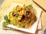 Mỳ tôm xào thịt bò và tôm