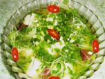 Canh mực rau mầm xanh