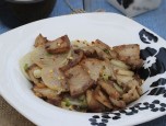 Thịt ba rọi xào củ cải trắng