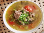 Canh dưa cải chua nấu sườn