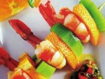 Tôm xiên cam, kiwi nướng