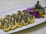 Trứng ngải cứu cuộn kiểu quen mà lạ