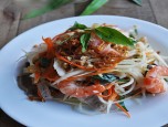 Nộm đu đủ xanh với tôm thịt