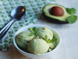 Làm kem bơ giải nhiệt mùa hè
