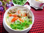 Bún sườn nấu sấu