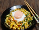 Bắp xào bí ngòi và cà rốt
