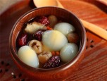 Canh trứng chim cút long nhãn