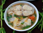 Canh cá nấu măng chua đổi vị bữa ăn