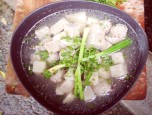 Canh khoai môn nấu thịt viên