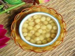 Chè hạt sen nấu đường phèn