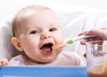 Dinh dưỡng cho bé trong năm đầu đặc biệt từ 4-6 tháng