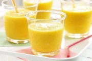 Một làn da mịn màng, tươi trẻ với sinh tố chuối - trứng - mật ong