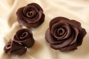 Làm hoa hồng Chocolate tặng người ấy trong ngày Valentine