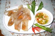 Bánh bột lọc nhân tôm - Món quà của người Huế